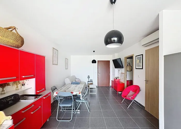 Lägenhet Moderne Avec Grande Terrasse Au Coeur De